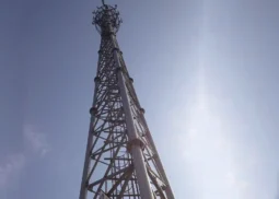 Menara Tabung Baja 3 Kaki Mandiri Menara Komunikasi Antena GSM Kisi Baja Galvanis